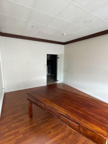 Bureaux 85 m² A LOUER avec 1 parking - Boulevard Gambetta LIMOGES- Proche Tribunal