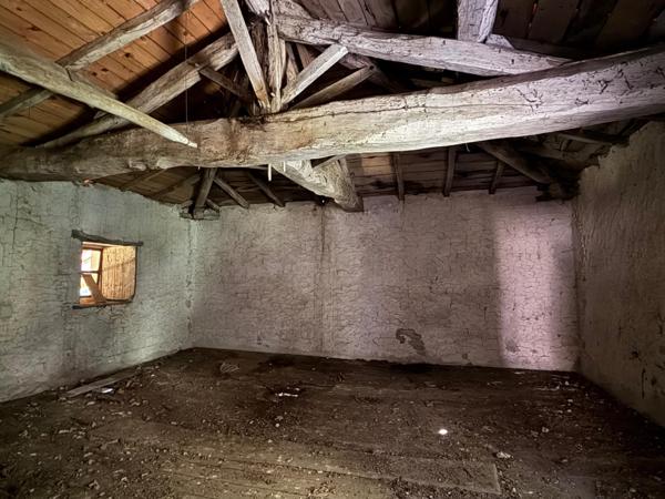 Grange d'environ 307 m2 et garage d'environ 70 m2