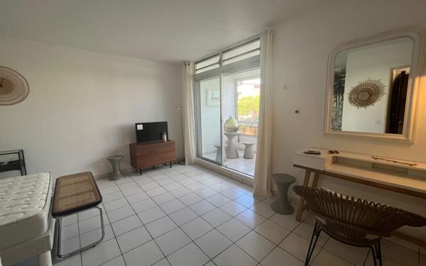 Appartement à louer    1 pièce • 28,81 m2 Schoelcher