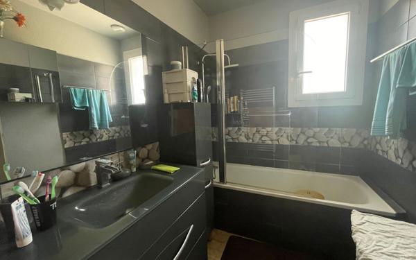 Maison à vendre    5 pièces •  Tignieu-Jameyzieu