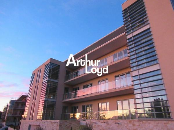 Location de bureaux à Biot de 236 m² environ idéalement situés au cœur de la technopole de Sophia Antipolis avec terrasse privative et vue dégagée