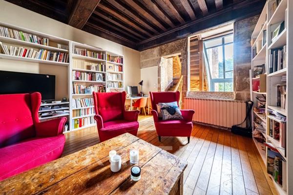 Hotel particulier du XVII ème siècle avec terrasses et jardin en hyper-centre