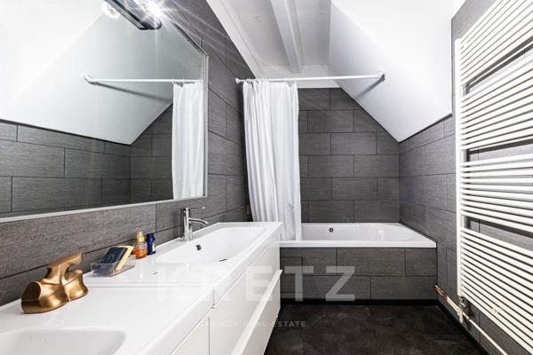 Hotel particulier du XVII ème siècle avec terrasses et jardin en hyper-centre