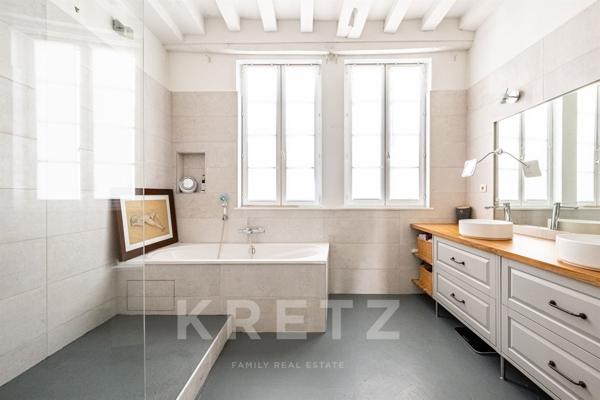 Hotel particulier du XVII ème siècle avec terrasses et jardin en hyper-centre