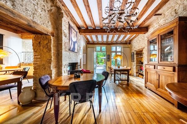 Hotel particulier du XVII ème siècle avec terrasses et jardin en hyper-centre