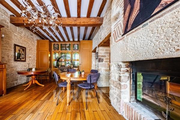 Hotel particulier du XVII ème siècle avec terrasses et jardin en hyper-centre