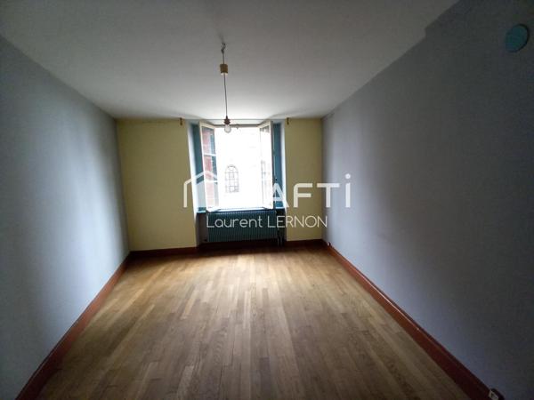 MAISON D'HABITATION A RENOVER ENTIEREMENT