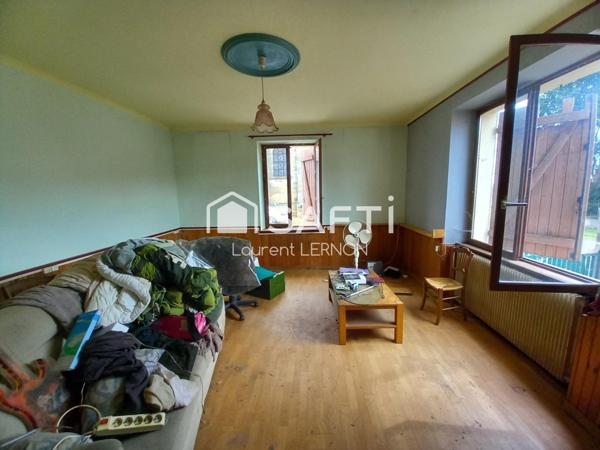 MAISON D'HABITATION A RENOVER ENTIEREMENT