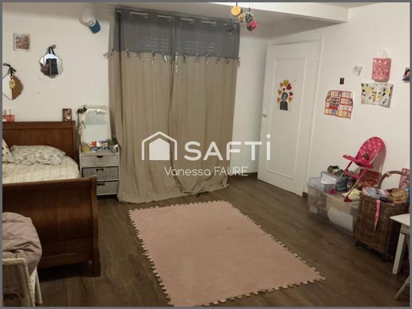 Charmante maison familiale de 150 m2 - Saint-Genes-de-Lombaud (33670)