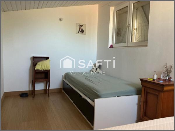 Charmante maison familiale de 150 m2 - Saint-Genes-de-Lombaud (33670)
