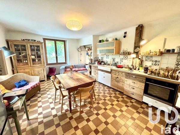 Maison 9 pièces de 251 m² à Saint-Julien-en-Genevois (74160)