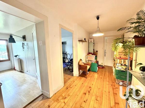 Maison 9 pièces de 251 m² à Saint-Julien-en-Genevois (74160)