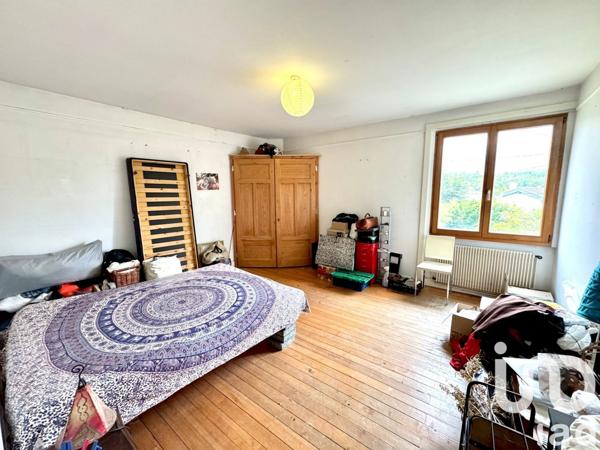 Maison 9 pièces de 251 m² à Saint-Julien-en-Genevois (74160)