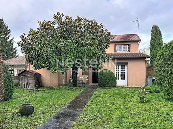 Maison Individuelle 5 Pièces avec 4 chambres à rénover Secteur Collège PIcasso - 69500 BRON