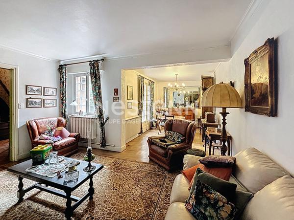 Maison Individuelle 5 Pièces avec 4 chambres à rénover Secteur Collège PIcasso - 69500 BRON