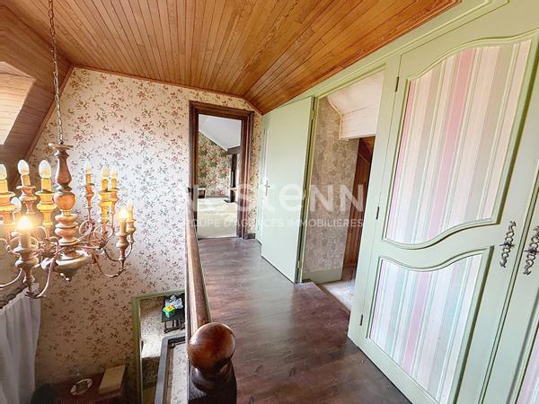 Maison Individuelle 5 Pièces avec 4 chambres à rénover Secteur Collège PIcasso - 69500 BRON