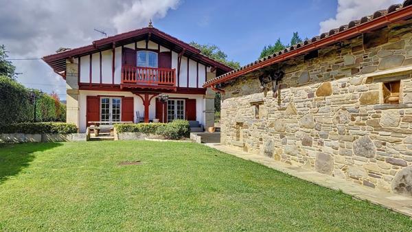 Maison Saint Pee Sur Nivelle 5 pièce(s) 160 m2