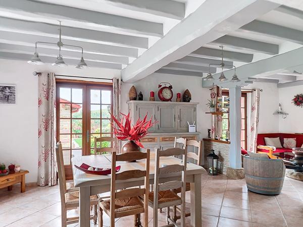 Maison Saint Pee Sur Nivelle 5 pièce(s) 160 m2