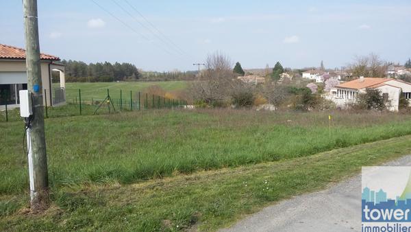 Terrain à bâtir 1013 m2 sur Garat en direction de Touvre