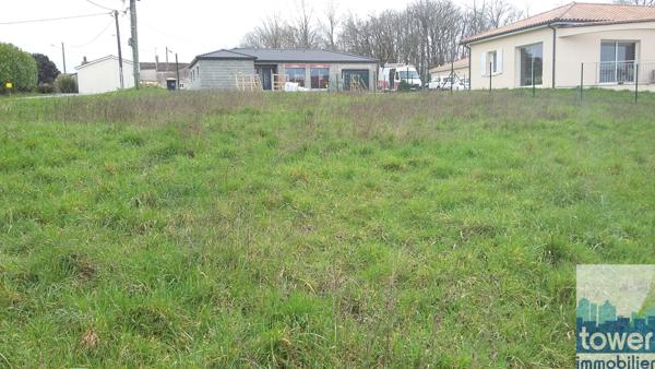 Terrain à bâtir 1013 m2 sur Garat en direction de Touvre