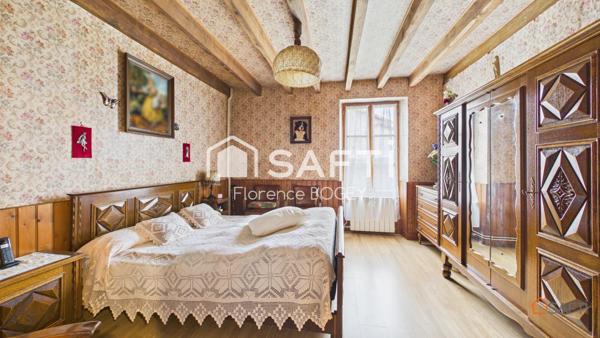 Charmante maison au calme, entre Le Dorat et Bellac, avec beau terrain et dépendances.