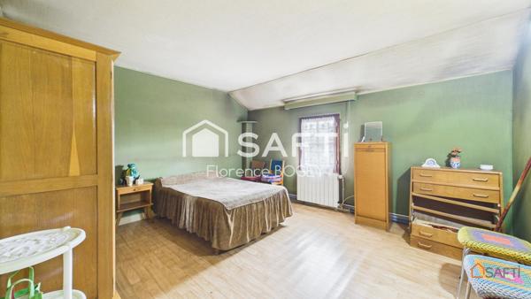 Charmante maison au calme, entre Le Dorat et Bellac, avec beau terrain et dépendances.