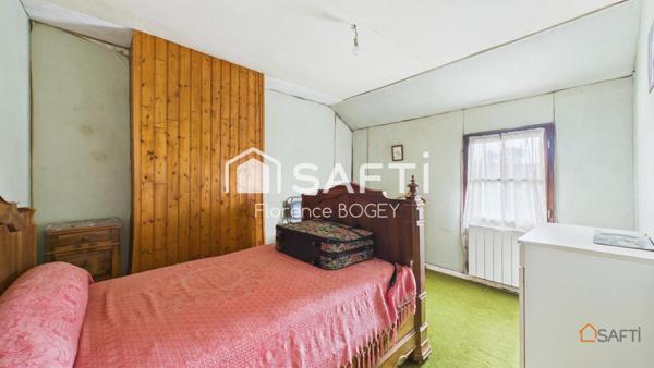 Charmante maison au calme, entre Le Dorat et Bellac, avec beau terrain et dépendances.