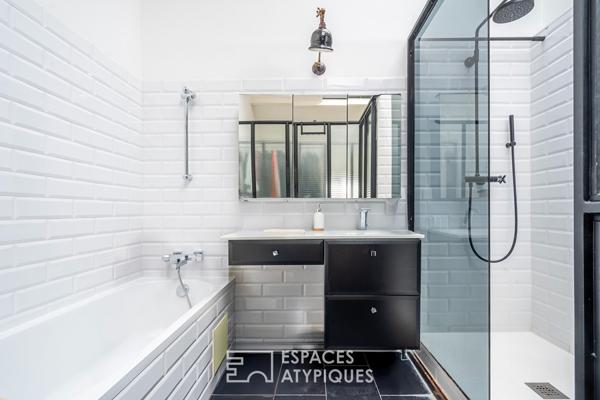 Loft avec verrière zénithale dans une ancienne cartonnerie réhabilitée