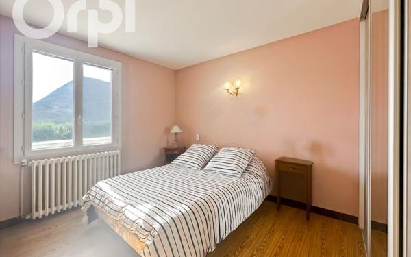 Maison à louer    4 pièces •  Vallon-Pont-d'Arc