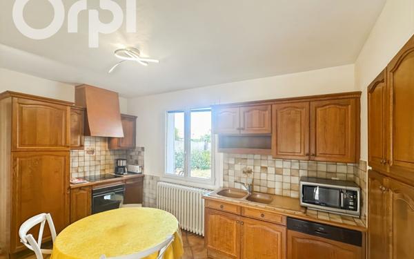 Maison à louer    4 pièces •  Vallon-Pont-d'Arc