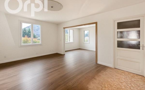 Maison à louer    4 pièces •  Vallon-Pont-d'Arc