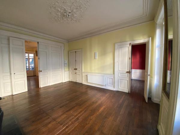 Bureau 4 pièces - 90 m²