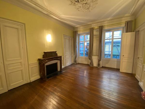 Bureau 4 pièces - 90 m²