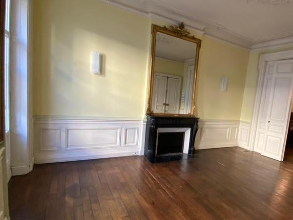 Bureau 4 pièces - 90 m²