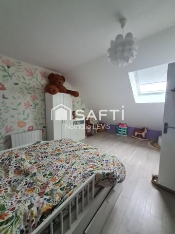 Grande  famille : cette maison semi plain pied sur un sous sol complet offre 5 chambres et 2 salles de bains