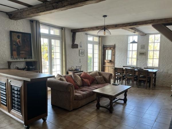 Maison à vendre |  Creysse |  8 pièces | 203 m²