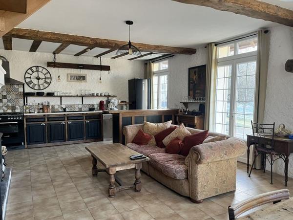 Maison à vendre |  Creysse |  8 pièces | 203 m²