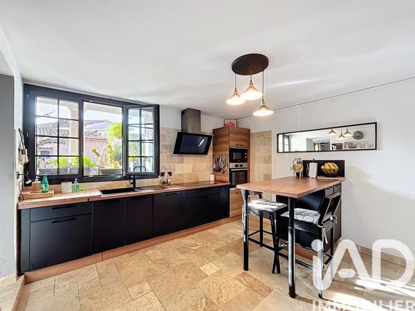 Maison à vendre 8 pièces 258 m² Morières-lès-Avignon