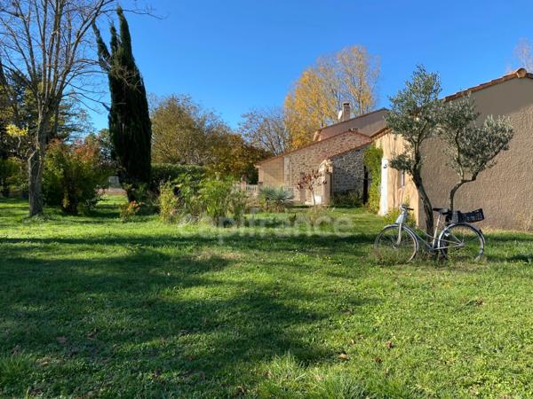 Dpt Gard (30), à vendre SAINT QUENTIN LA POTERIE Belle propriété avec résidence principale, chambres d'hôtes et gîte, piscine, parc arboré d'environ 5 000 m2