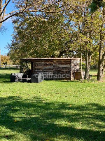 Dpt Gard (30), à vendre SAINT QUENTIN LA POTERIE Belle propriété avec résidence principale, chambres d'hôtes et gîte, piscine, parc arboré d'environ 5 000 m2
