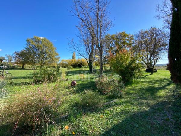 Dpt Gard (30), à vendre SAINT QUENTIN LA POTERIE Belle propriété avec résidence principale, chambres d'hôtes et gîte, piscine, parc arboré d'environ 5 000 m2
