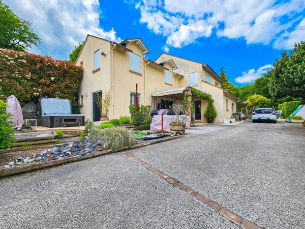 Saint-Beauzély (12620) Havre de paix, villa 7 pièces avec piscine, spa et grand terrain à Saint-Beauzély - À 15 minutes de Millau