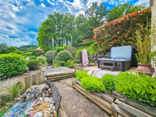 Saint-Beauzély (12620) Havre de paix, villa 7 pièces avec piscine, spa et grand terrain à Saint-Beauzély - À 15 minutes de Millau