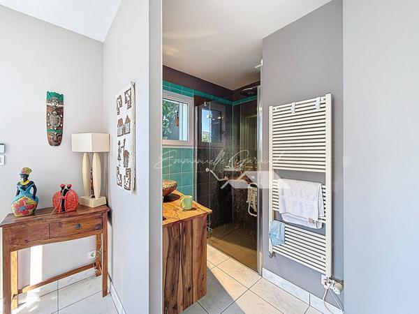 Saint-Beauzély (12620) Havre de paix, villa 7 pièces avec piscine, spa et grand terrain à Saint-Beauzély - À 15 minutes de Millau