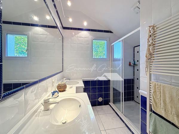 Saint-Beauzély (12620) Havre de paix, villa 7 pièces avec piscine, spa et grand terrain à Saint-Beauzély - À 15 minutes de Millau