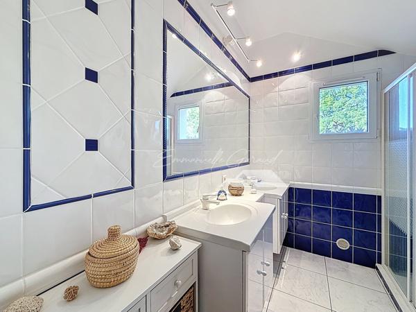 Saint-Beauzély (12620) Havre de paix, villa 7 pièces avec piscine, spa et grand terrain à Saint-Beauzély - À 15 minutes de Millau