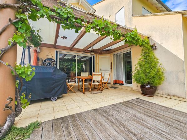 Saint-Beauzély (12620) Havre de paix, villa 7 pièces avec piscine, spa et grand terrain à Saint-Beauzély - À 15 minutes de Millau