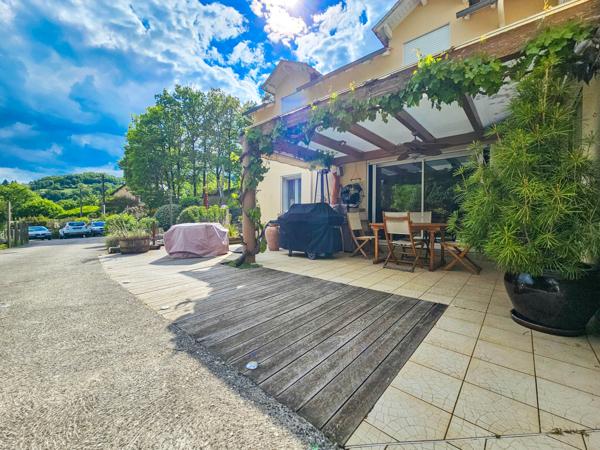 Saint-Beauzély (12620) Havre de paix, villa 7 pièces avec piscine, spa et grand terrain à Saint-Beauzély - À 15 minutes de Millau