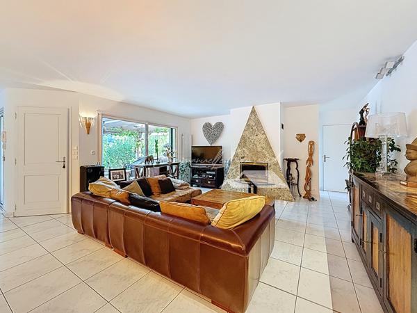 Saint-Beauzély (12620) Havre de paix, villa 7 pièces avec piscine, spa et grand terrain à Saint-Beauzély - À 15 minutes de Millau