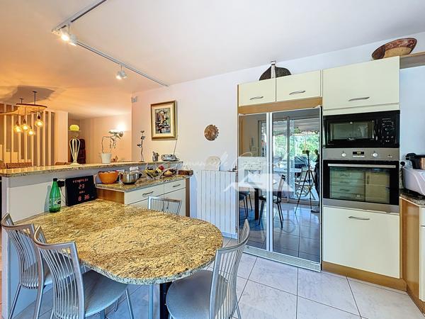 Saint-Beauzély (12620) Havre de paix, villa 7 pièces avec piscine, spa et grand terrain à Saint-Beauzély - À 15 minutes de Millau